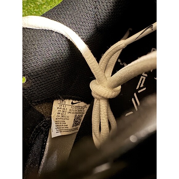 Athletic_Shoes